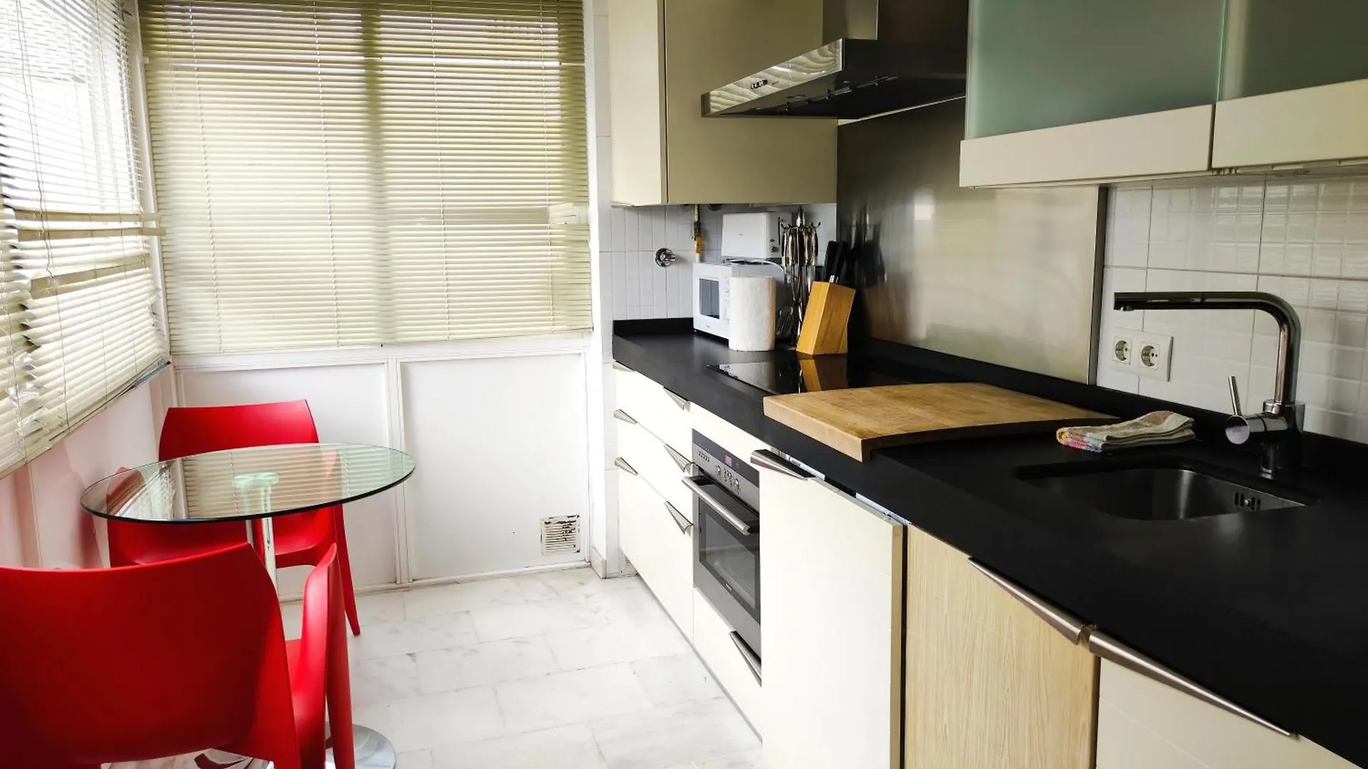 Casa Torrijiano.Parking Gratis!. Apartment Seville Spain